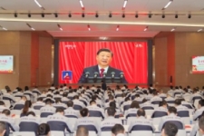 奋进新征程 建功新时代│中国优德88集中收看党的二十大开幕会