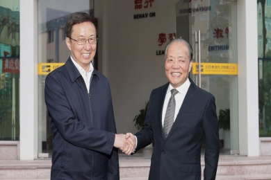2020年11月，时任中共中央政治局常委、国务院副总理韩正，视察优德88九江公司。韩正赞扬优德88是好项目、好产品、好工厂，希望优德88围绕新技术新材料拓展产业链，提高核心竞争力，实现集约发展。